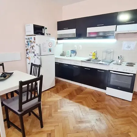 Apartman Lovely Center 1bd, 1bt Szófia